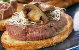 Jak zrobić miękką wołowinę w sosie, aby uniknąć twardości i rozczarowania