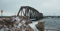 Rabbit Hole - recenzja nowego serialu sensacyjnego z 2023 roku