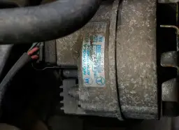 Objawy uszkodzonego regulatora napięcia alternatora – jak je rozpoznać i uniknąć kosztownych napraw