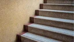 Czym myć schody z lastryko, aby uniknąć zniszczeń i smug?