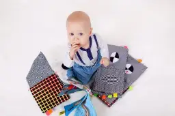 Jak zrobić zabawkę sensoryczną, która rozweseli każde dziecko