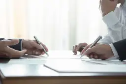 Jak odstąpić od umowy przedwstępnej? Kluczowe kroki i porady