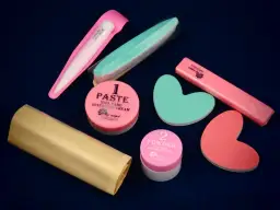 Gdzie kupić manicure japoński? Najlepsze miejsca i zestawy do wyboru