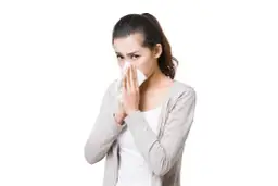 Przyczyna krwawienia z nosa – poznaj najczęstsze powody i objawy