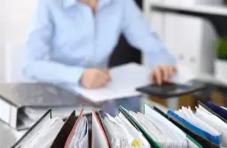 Ile lat do urlopu po szkole zawodowej? Sprawdź, co musisz wiedzieć