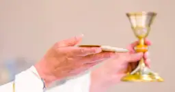 Jakie obowiązki ma świadek bierzmowania? Poznaj kluczowe role i znaczenie