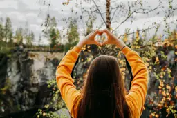 Praktykowanie wdzięczności – na czym polega i jakie może przynieść korzyści?