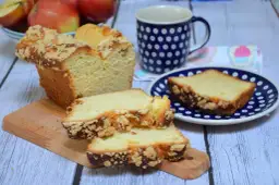 Placek drożdżowy z kruszonką jak u babci: magiczny przepis prosto z dzieciństwa