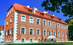 Zamek w Szczecinku: historia, atrakcje i praktyczne informacje dla zwiedzających