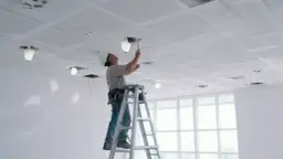 Montaż halogenów sufitowych - Jak je podłączyć?