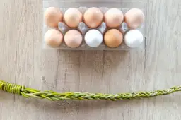 Jak łatwo obierać jajka? 8 skutecznych metod i trików