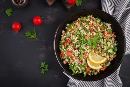 Ile gotować kaszę bulgur w torebce, aby była idealnie miękka?