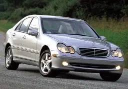 Mercedes W203 2.2 CDI – kluczowe informacje o specyfikacji i osiągach