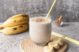 Cómo hacer batido de plátano delicioso y saludable en casa