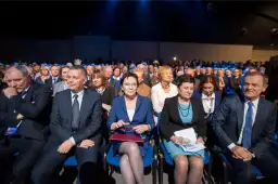 Wina Tuska o co chodzi? Jak politycy zrzucają winę na byłego premiera