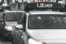 Zarobki w Uber: Realne opinie kierowców na forach internetowych