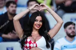 Ivana Knoll wiek: zaskakujący sukces i życie modelki w świetle reflektorów