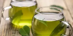 Jak prawidłowo parzyć zieloną herbatę, aby skutecznie wspomóc odchudzanie