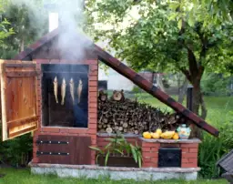 Jak wykonać wędzarnię ogrodową – krok po kroku do samodzielnej budowy