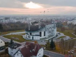 Ile ludzi chodzi do kościoła? Zaskakujące statystyki i fakty