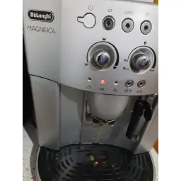 Jak zresetować ekspres do kawy DeLonghi i uniknąć problemów z działaniem