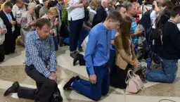 Kiedy żołnierz klęka w kościele - zasady i obowiązki ceremonialnej służby