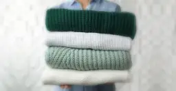 Skuteczne sposoby na elektryzowanie ubrań: pozbądź się problemu raz na zawsze