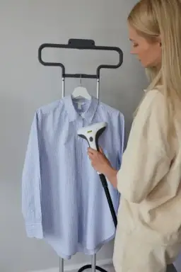 Jak wyprasować ubrania bez żelazka: 5 skutecznych metod