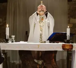 Wszystko co musisz wiedzieć jak zostać księdzem: powołanie i wymagania