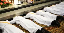 Kiedy ksiądz może zostać proboszczem? Wymagania, etapy i praktyczne wskazówki