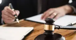 Czy sąd pracy pomaga pracownikom w walce o ich prawa? Sprawdź!