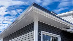 Biała podbitka – Materiały i estetyka wykończenia elewacji i dachu