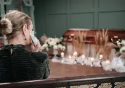 Ile trwa msza na pogrzebie? Zaskakujące fakty o czasie trwania