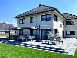 Elewacja domu ze sztukaterią: jak osiągnąć efekt WOW?