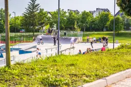 Skatepark Busko-Zdrój: Idealne miejsce dla miłośników sportów ekstremalnych