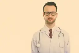 Praca po studiach medycznych: najlepsze możliwości kariery i wyzwania