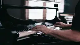 Linia melodyczna piosenek: klucz do stworzenia chwytliwej muzyki