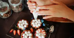 Jak gotowanie w serialach zmienia nasze kulinarne gusta?