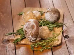 Jak się mrozi grzyby, aby zachować ich smak i świeżość na dłużej