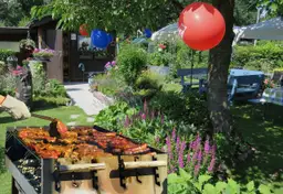 Jak zorganizować udane grillowanie w ogrodzie?