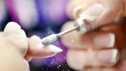 Jaką frezarkę do manicure i pedicure wybrać, aby uniknąć problemów?