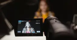 Jak analizować przekaz filmowy? Techniki krytycznego myślenia