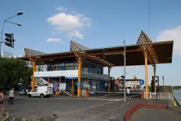 Prom Karsibór ile samochodów - poznaj pojemność i szczegóły transportu