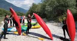 Kajakarstwo górskie w Polsce - najlepsze trasy i porady dla każdego