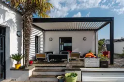 Jak wybrać idealną pergolę tarasową do swojego ogrodu?