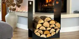 Jak przechowywać drewno do kominka, aby uniknąć wilgoci i pleśni