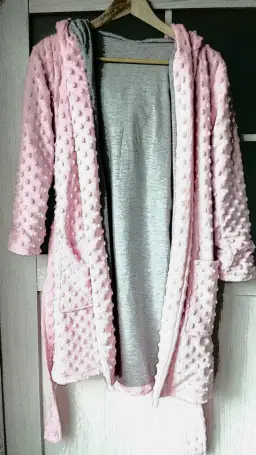 Jak uszyć szlafrok damski: 10 prostych kroków dla początkujących