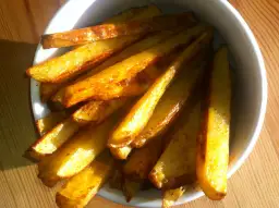 Czy z młodych ziemniaków można zrobić frytki? Sprawdź smaczne przepisy