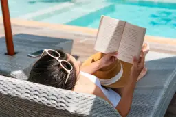 Książki rozwojowe, które warto przeczytać – zmień swoje życie już dziś