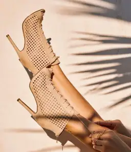 Buty bez palców: jak nosić i stylizować - 8 kluczowych porad